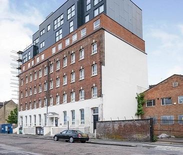 3 bedroom flat to rent - Photo 1