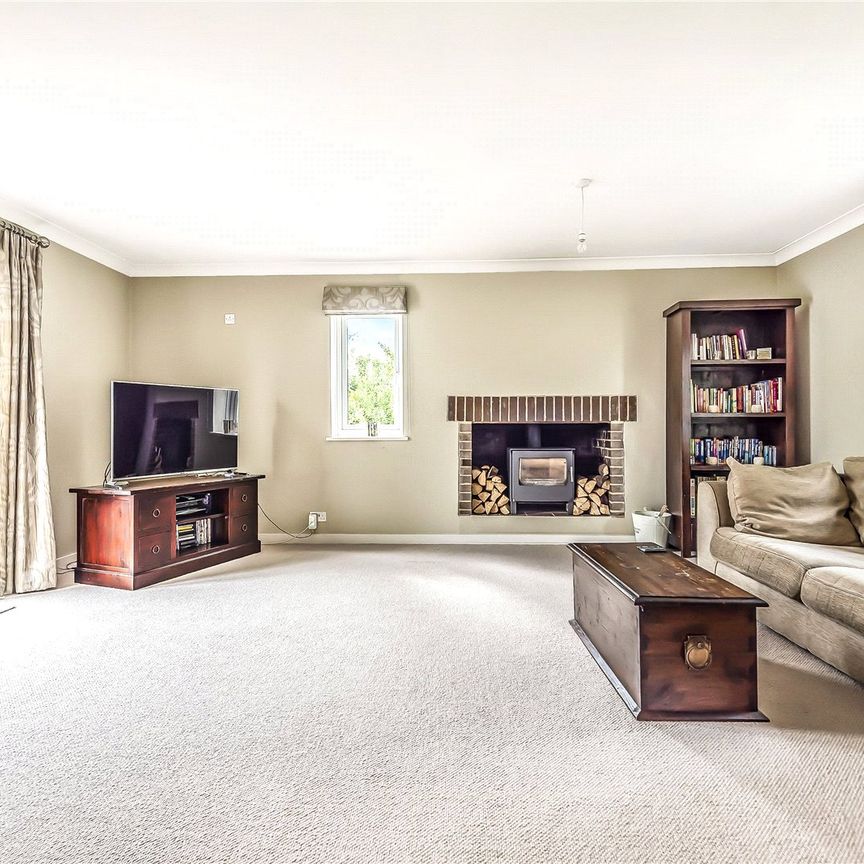 5 bedroom detached house to rent - Photo 1