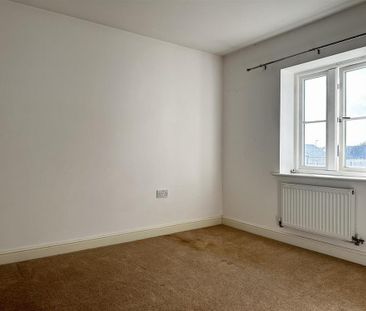 3 bedroom semi-detached house to rent - Photo 6