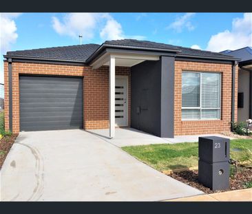 7 Murray Street, Melton South, Vic 3338 - Photo 5