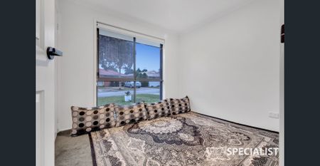 ✨ 3-Bedroom Home in the Heart of Hampton Park! - Photo 2