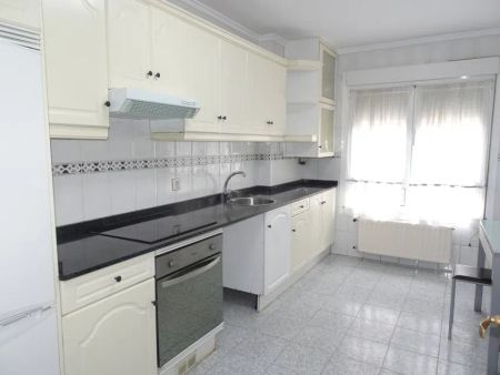 Alquiler de piso en Nuevo Gijón - Photo 2