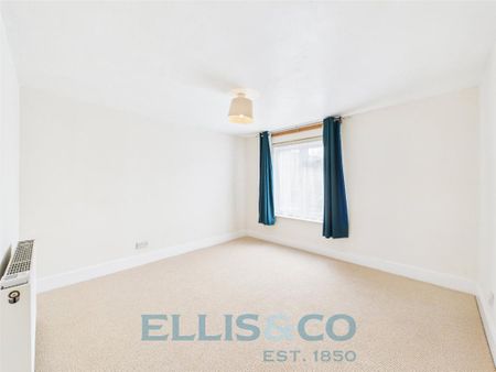 2 bedroom end of terrace house to rent - Photo 5