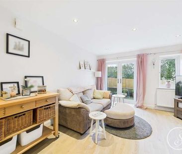 Crescent Gardens, Leeds, LS17 - Photo 1