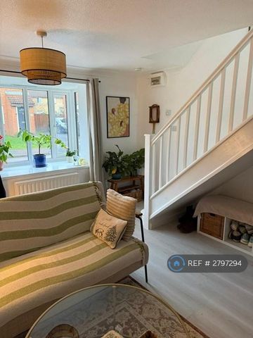 2 bedroom semi-detached house to rent - Photo 4