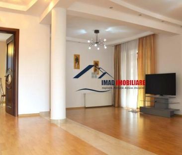 Locatie unica! Vila superba langa parc, lac si stadionul d - Fotografie 3