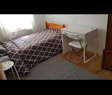 Room in a Shared House, Meanwood Valley Grove, LS7 - Photo 2