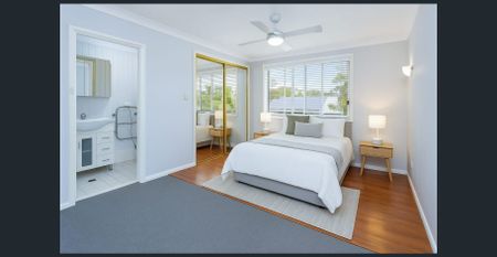 Spacious & Versatile Family Home with Pool, Sauna & Separate Downstairs Retreat - Photo 4