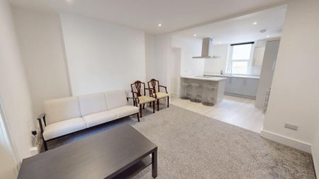 3 bedroom ground floor maisonette to rent - Photo 2