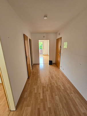 Helle 2-Zimmerwohnung mit Balkon und EBK zu vermieten! - Photo 1