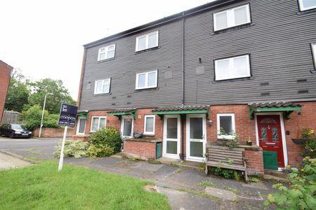 Myrtleside Close, Northwood, HA6 - Photo 4