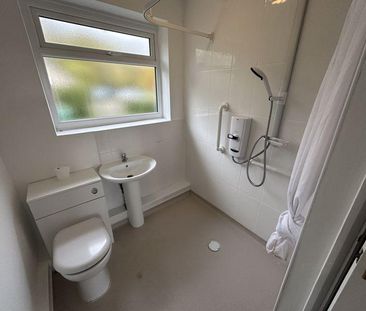 2 bedroom semi-detached bungalow to rent - Photo 1