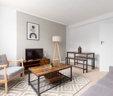 2 Bed Flat, Hamlet Court, W6 - Photo 3