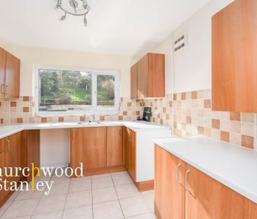 2 bedroom detached bungalow to rent - Photo 4