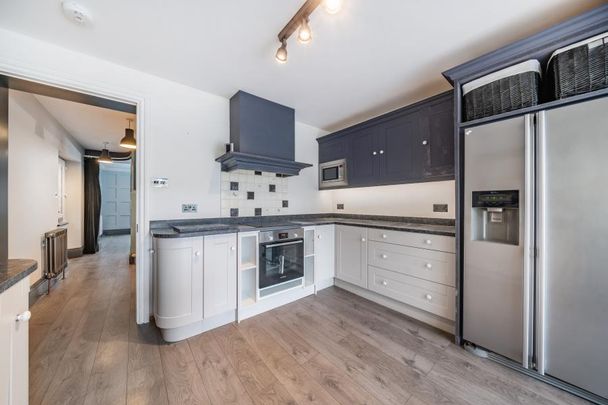 Woodlands Road, Guildford, Surrey, GU1 - Photo 1