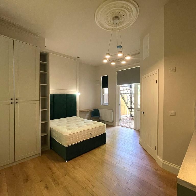 Studio to rent - Photo 1