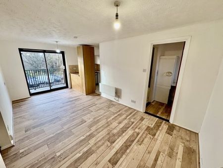 Castle Gardens, NG7, Property for rent - Photo 3