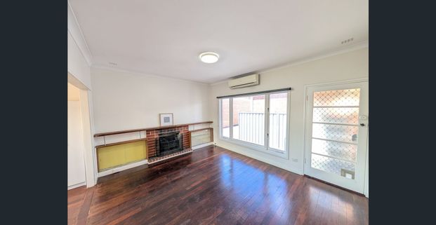 REFURBISHED 3X1 PLUS 2 TOILETS! - Photo 1