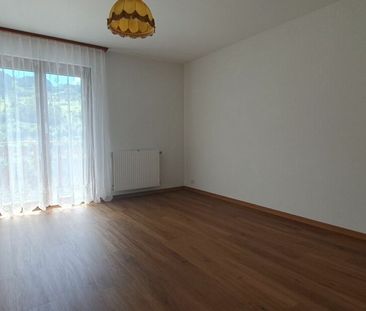 4.5 pièces rénové avec balcon, place de parc et vue sur la vallée - Photo 6