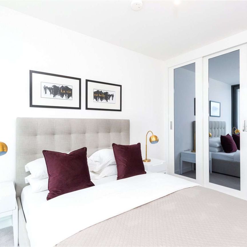 Excellent one bedroom apartment set within a new development just moments from Finsbury Park station. - Photo 1
