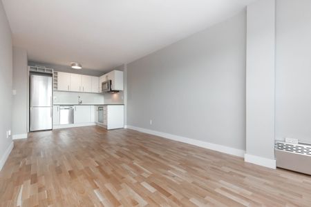 800 Richmond Street West - Photo 2