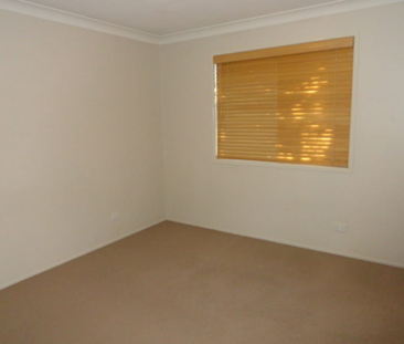 Private Eastside Unit in Secured Gated Complex - Photo 4