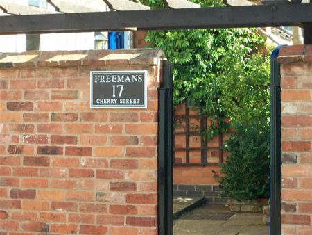 2 bedroom terraced house to rent - Photo 5