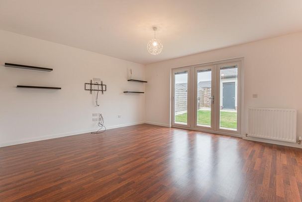 4 bedroom detached house to rent - Photo 1