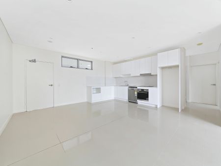 IDEAL LOCATION! - Photo 2