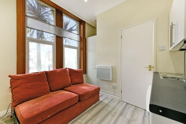 Studio to rent - Photo 1