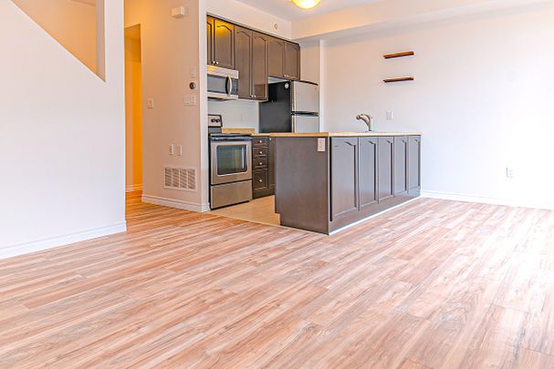 For Lease - 2435 Greenwich Drive Unit# 55, Oakville, Ontario - Photo 1