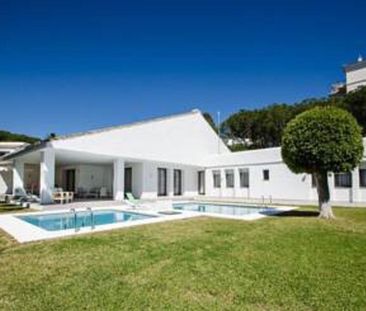 4 bedroom luxury Villa for rent in Marbella, Spain - Photo 3