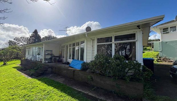 “Live Close to Everything Panmure Has to Offer” - Photo 1