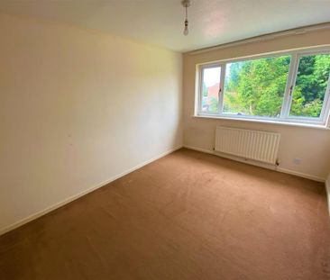 3 bedroom end of terrace house to rent - Photo 3