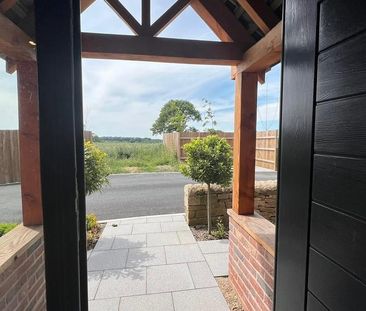 5 bedroom detached house to rent - Photo 4
