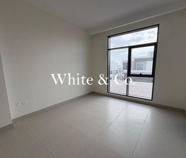 Near Lagoon | Ready To Move | Family Area - Photo 4