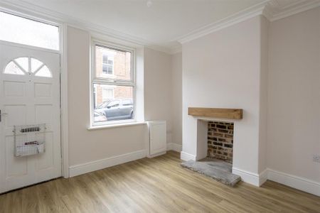 2 bedroom terraced house to rent - Photo 4