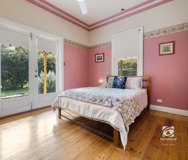 LARGE SHED - FARM LIVING - Photo 3