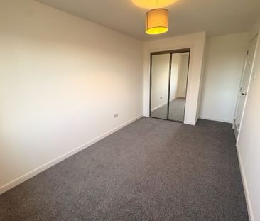 2 Bed, Flat - Photo 4