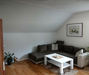 Dachgeschosswohnung 2 ZKB, ruhige Lage - Foto 1