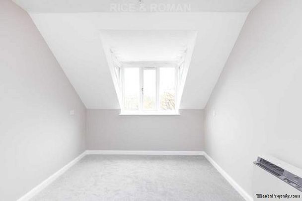 1 bedroom property to rent in Leatherhead - Photo 1