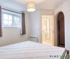 1 BEDROOM Apartment - Ground Floor - Photo 3