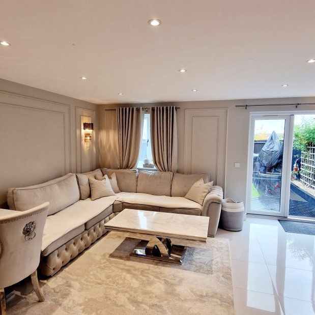 PETERBOROUGH - Photo 1