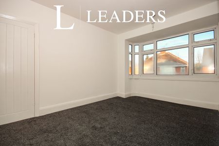 3 bedroom house to rent Trinity Walk, Nuneaton, CV11 - Photo 3