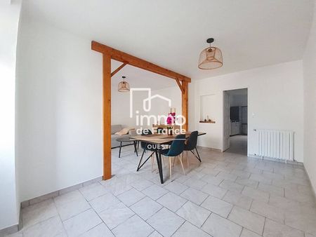 Location maison 3 pièces 83 m² à Izé (53160) - Photo 2