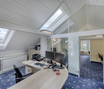 Praxisraum im helle Dachgeschoss mit Gemeinschaftsraum - Photo 3