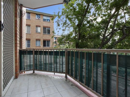 Riverpark First Floor Apartment - Photo 1