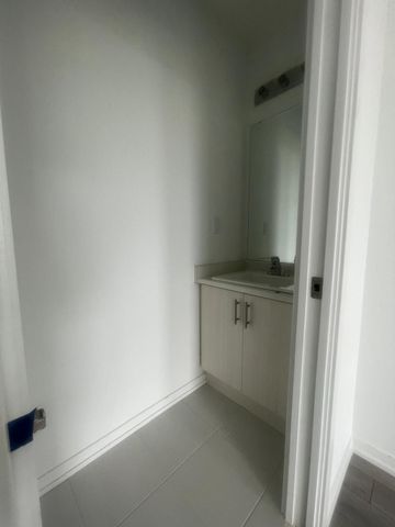 For Lease - 203 Monarch Avenue, Ajax, Ontario - Photo 5