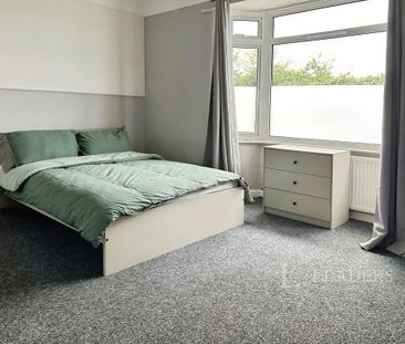 4 bedroom semi-detached house to rent - Photo 4