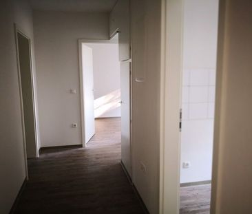 Tolle 4-Zimmer-Wohnung mit Balkon - frisch saniert - Photo 5